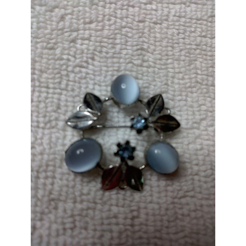 AMCO sterling silver brooch Cabochon Blue Cat Eye, signed